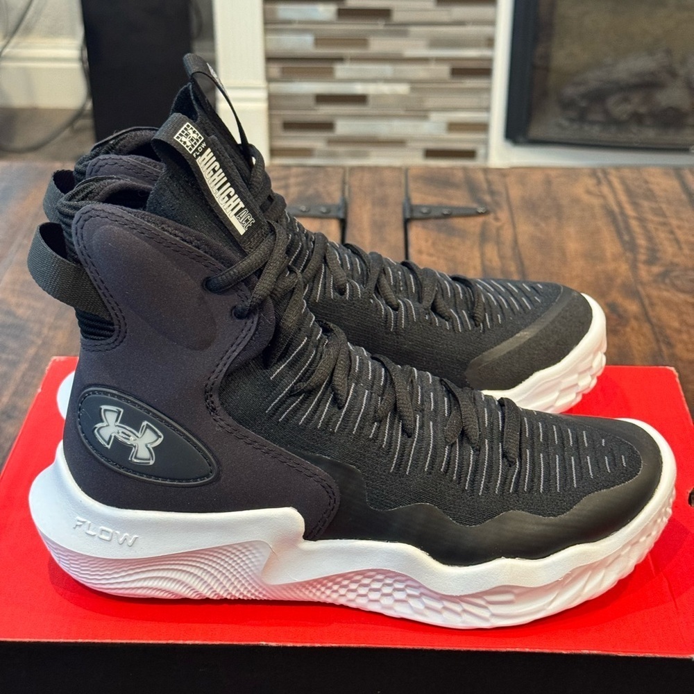 Under Armour Flow Highlight Ace Volleyball Shoe (NWOT)